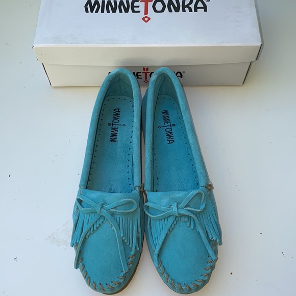 AUTH NIB MINNETONKA KILTY MOCCASINS HARDSOLE TURQUOISE - Picture 1 of 9